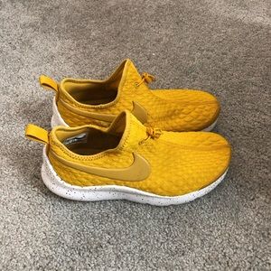 Nike Women’s Aptare Sneakers